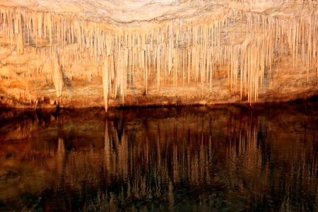 bermudes caves.jpg